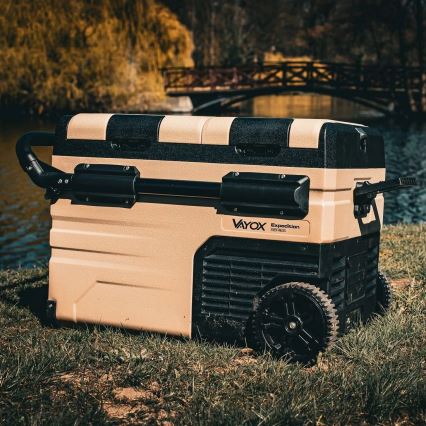 kannettava jääkaappi autoon LCD-näytöllä 39 l 230V/12V/24V ruskea