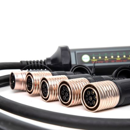 Kannettava sähköauton laturi, jossa 4 Type 2 -adapteria 32A/480V 22kW 5m IP67