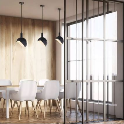 Kattokruunu johdossa 1xE14/60W/230V musta