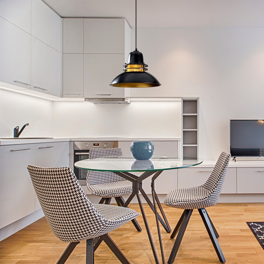 Kattokruunu johdossa BERCESTE 1xE27/40W/230V