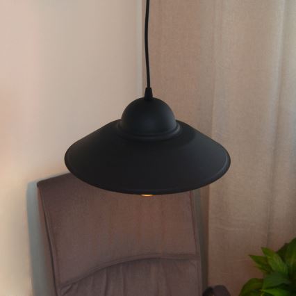 Kattokruunu johdossa SORAPIS 1xE27/15W/230V musta