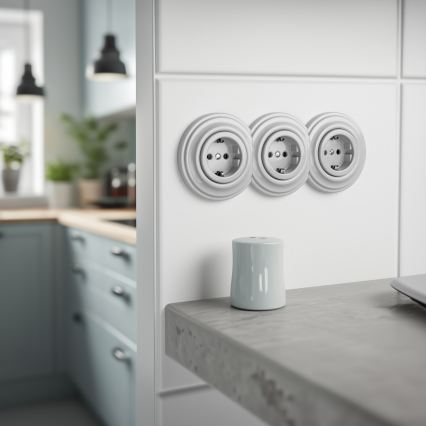 Kliklap - Retrotyylinen kolmoispistorasia kotikäyttöön kehyksellä, SCHUKO 230 V, keraaminen, valkoinen