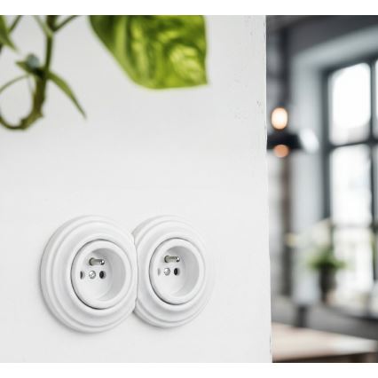 Kliklap - Retrotyylinen tuplaseinäpistorasia kehysosalla 230V lumivalkoinen
