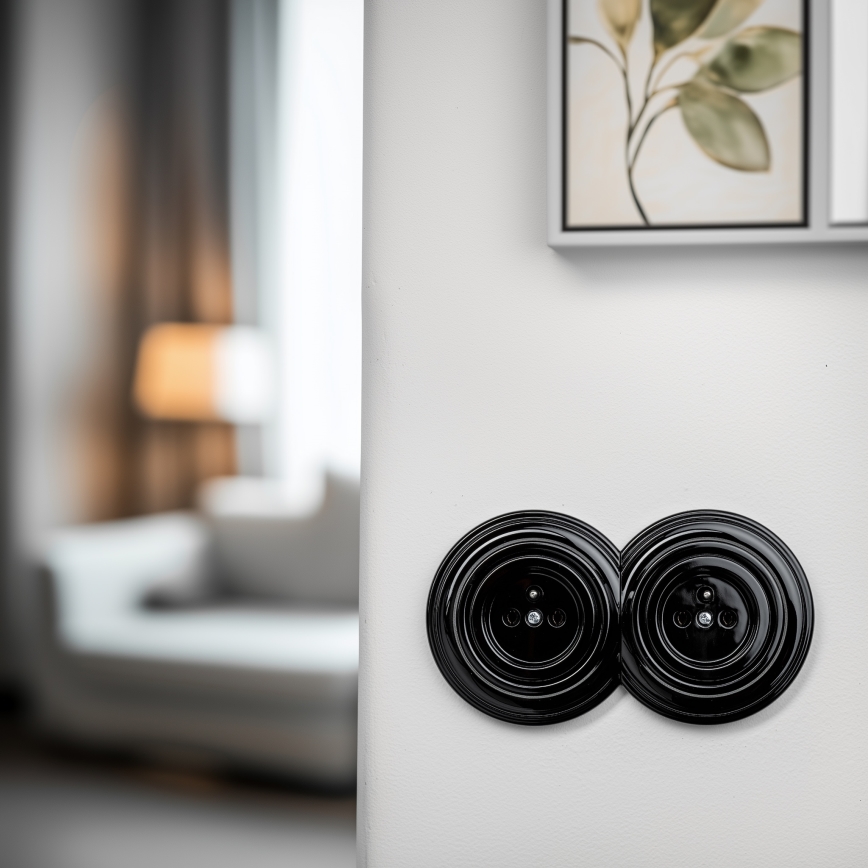 Kliklap - Tupla retro-pistorasia kotikäyttöön, kehys nro 1, musta