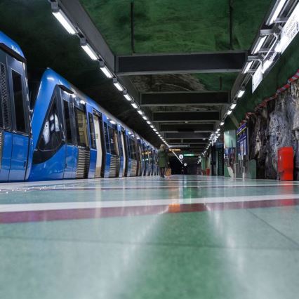 LED-alakaappivalaisin LED/40W/230V 3000K 116 cm