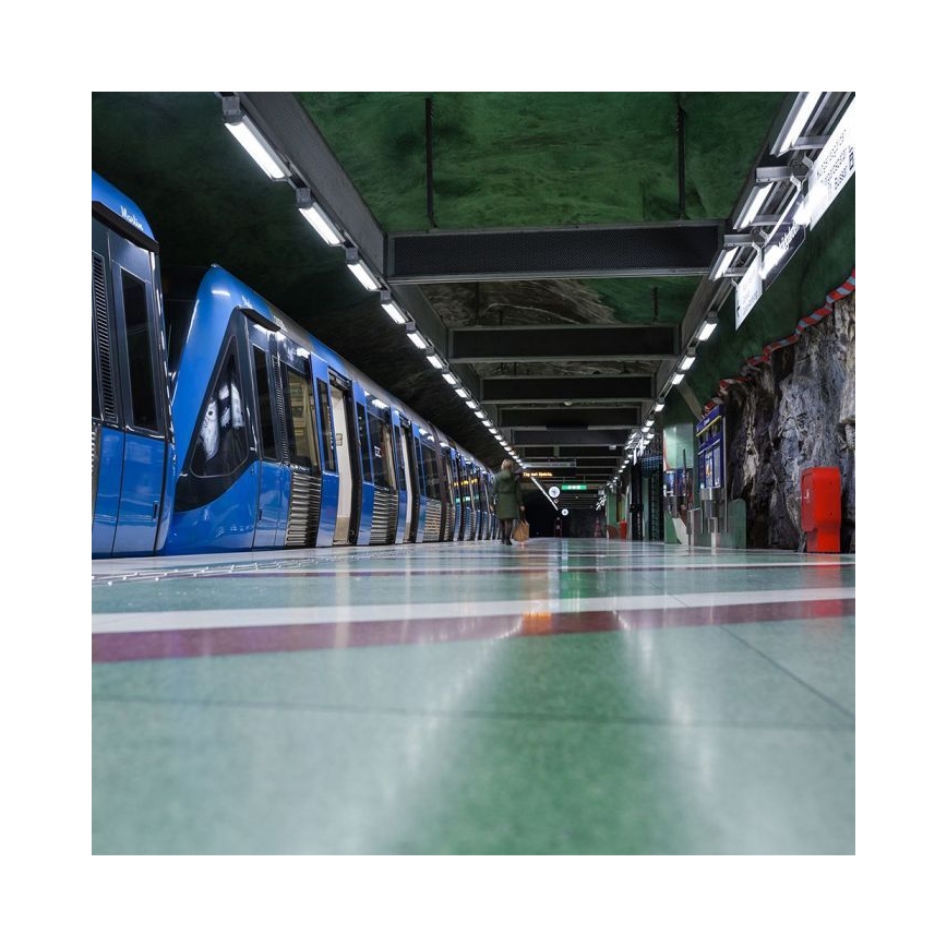 LED-alakaappivalaisin LED/40W/230V 3000K 116 cm