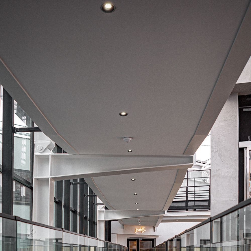 LED Kattovalaisin LED/18W/230V 3000/4000/6400K ? 10,6 cm musta