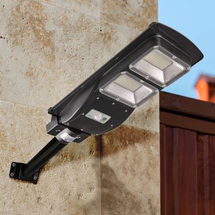 LED aurinkokatuvalo anturilla STREET 2xLED/6W/3,2V 12000 mAh IP65 + kaukosäädin
