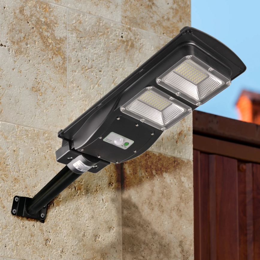 LED aurinkokatuvalo anturilla STREET 2xLED/6W/3,2V 12000 mAh IP65 + kaukosäädin