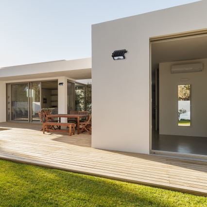 LED aurinkokennovalo liiketunnistimella ja hämäräkytkimellä EPAD LED/5W/3000 mAh 3,7V 4000K IP65