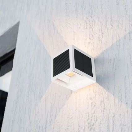 LED-aurinkokennoseinävalaisin anturilla 9W/3,7V 3000/4000/6000K IP65 2600 mAh valkoinen