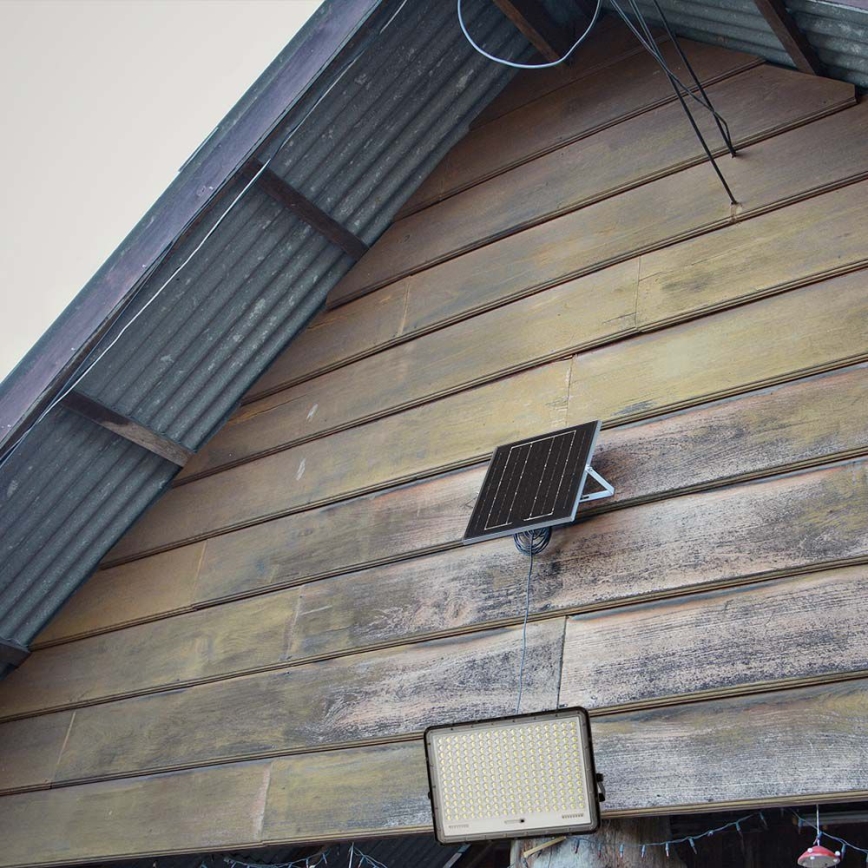 LED Aurinkokenno ulkovalonheitin LED/30W/3,2V 6400K musta IP65 20000 mAh + kauko-ohjaus