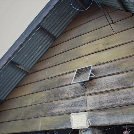 LED Ulkotila himmennettävä aurinko valonheitin LED/6W/3,2V IP65 4000K 5000 mAh valkoinen + kauko-ohjaus