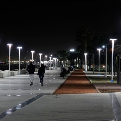 LED-aurinkokatuvalaisin anturilla LUVIA LED/15W/3,2V 4000K IP54 5400 mAh + kaukosäädin