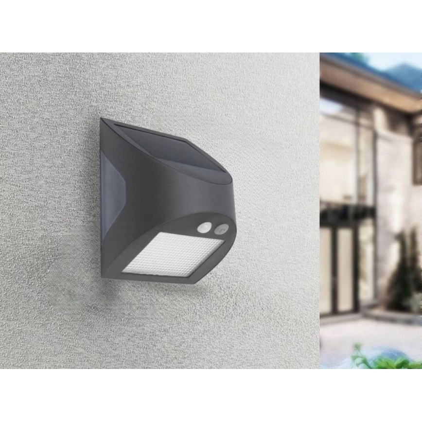 LED-aurinkokäyttöinen seinävalaisin anturilla LED/3W/3,7V 3000/4000K 1200 mAh IP54 antrasiitti