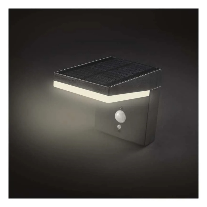 LED aurinkokäyttöinen seinävalaisin sensorilla LED/4,4W/3,7V 2200 mAh IP44