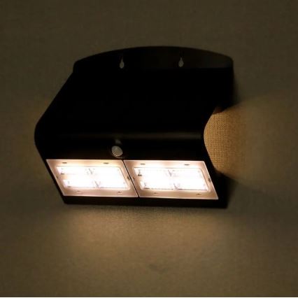 LED aurinkokäyttöinen seinävalaisin sensorilla LED/7W/3,7V 4000K IP65 4000 mAh musta