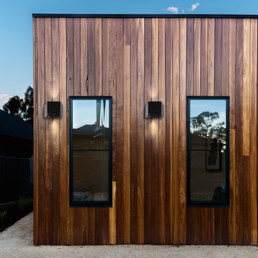 LED aurinkokäyttöinen seinävalaisin WINGS LED/2W/1200 mAh 3,7V 3000K IP54 musta