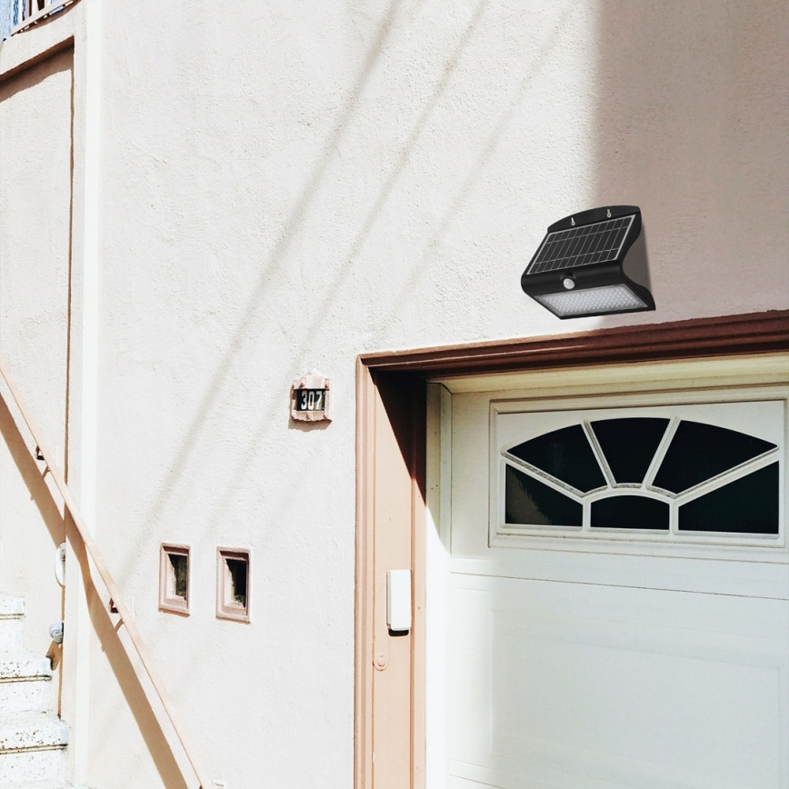 LED aurinkokäyttöinen valaisin liiketunnistimella ja hämäräkytkimellä LED/6,8W/4000 mAh 3,7V IP65