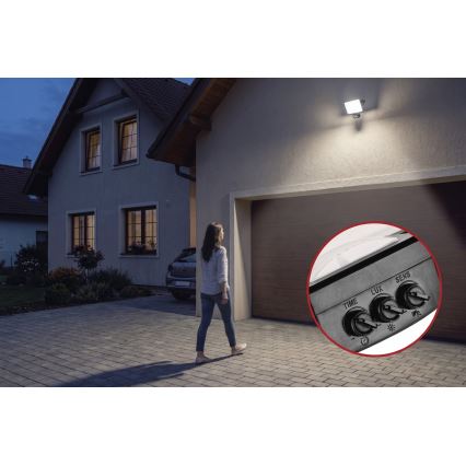 LED-valonheitin liike- ja hämäräanturilla TAMBO EVO LED/30W/230V 4000K IP44 musta
