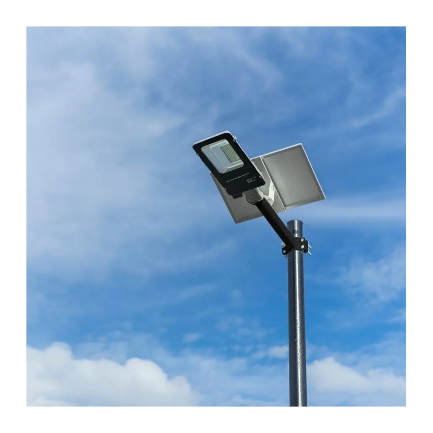 LED himmennettävä aurinkokatuvalo LED/50W/6,4V 6000K IP65 50000 mAh + kaukosäädin