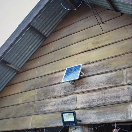 LED himmennettävä aurinkokäyttöinen heijastin LED/12W/3,2V 6000K IP65 5000 mAh + kaukosäädin