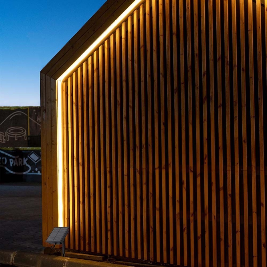 LED himmennettävä aurinkokäyttöinen LED-nauha LED/1,2W/3,7V 3000K IP67 1500 mAh 5m + kaukosäädin