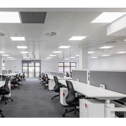 LED himmennettävä alasvalopaneeli CAPRI LED/25/36/40W/230V 3000/4000/5700K UGR19 IP44 60x60 cm