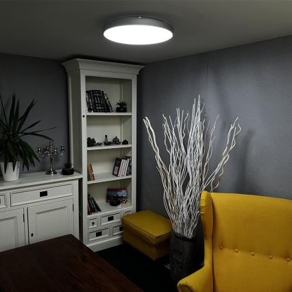 LED Himmennettävä kattovalo LED/48W/230V 2700-6500K Wi-Fi Tuya + kauko-ohjain