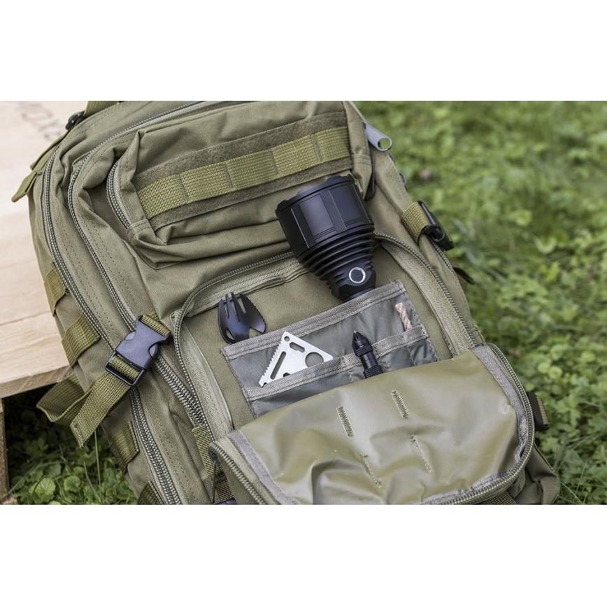 LED Himmennettävä ladattava taskulamppu LED/30W/5V IPX7 3000 kiiltävä 8400 mAh