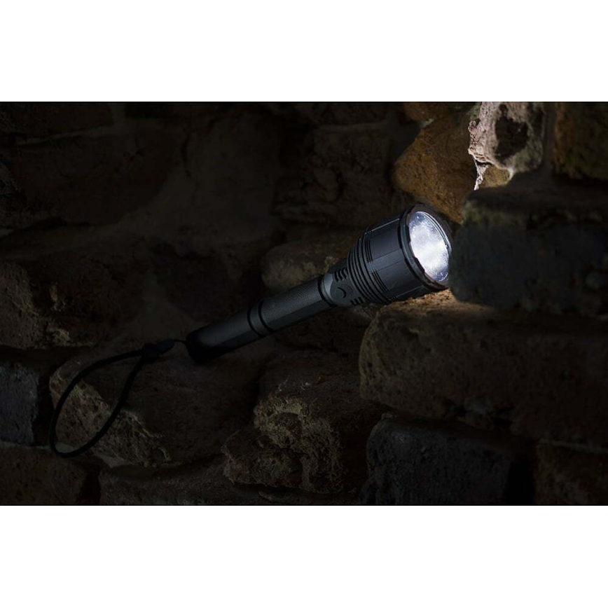 LED Himmennettävä ladattava taskulamppu LED/30W/5V IPX7 3000 kiiltävä 8400 mAh