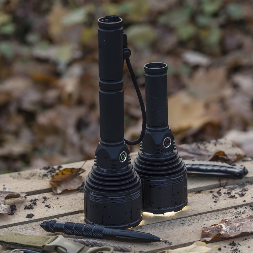 LED Himmennettävä ladattava taskulamppu LED/30W/5V IPX7 3000 kiiltävä 8400 mAh