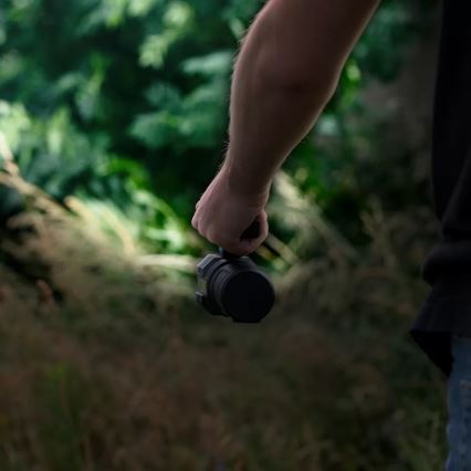 LED Himmennettävä ladattava taskulamppu LED/5V IPX4 250 kiiltävä 1200 mAh