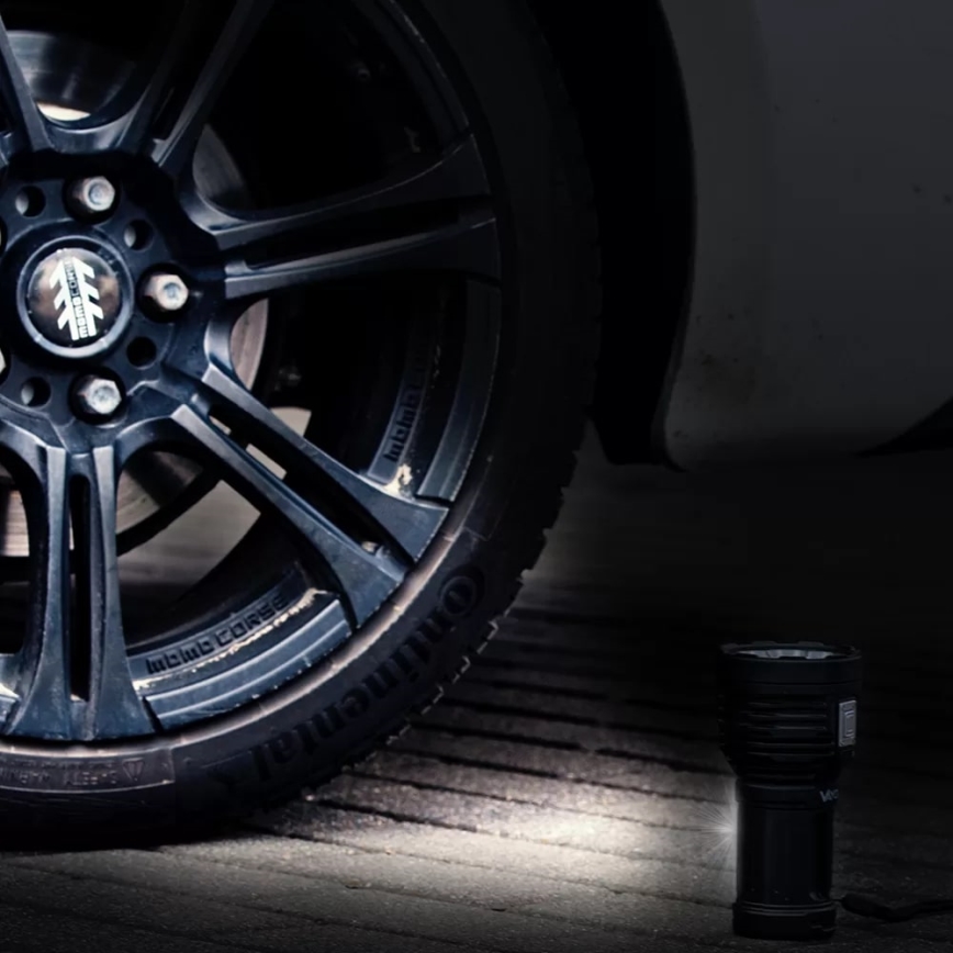 LED Himmennettävä ladattava taskulamppu LED/5V IPX4 600 kiiltävä 1200 mAh