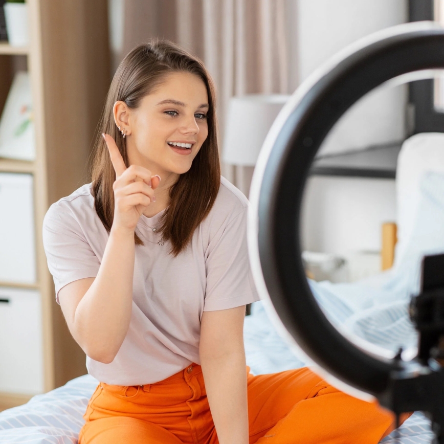 LED himmennettävä lamppu jalustalla ja pidikkeellä vloggaamiseen LED/10W/5V 2700-6500K