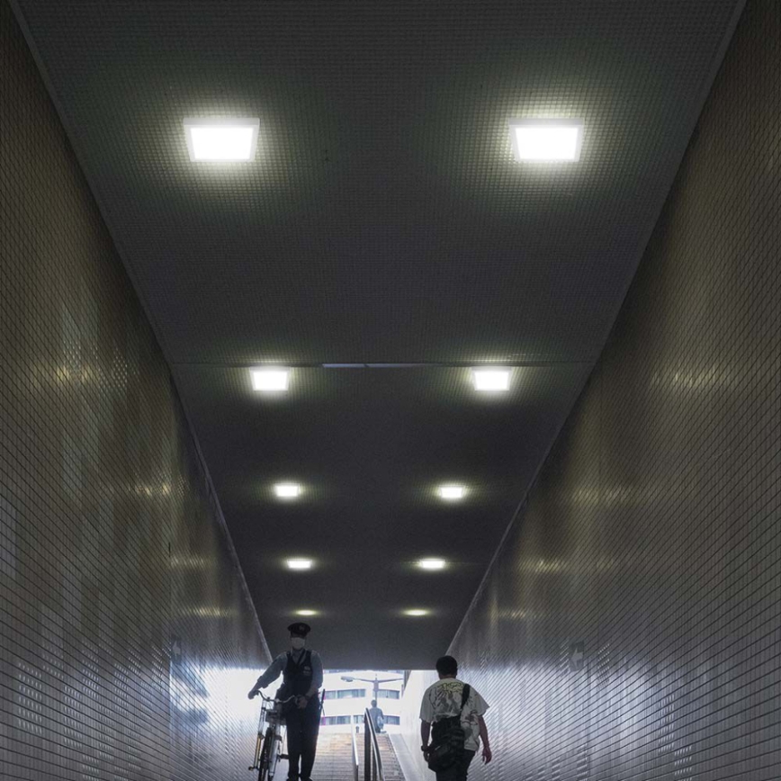 LED-kattovalaisin LED/12W/230V 3000K 16,7x16,7 cm valkoinen