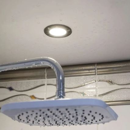 LED Kylpyhuoneen alasvalaisin LORI LED/4,5W/230V IP65 2700/4000K Ø 8,5 cm musta