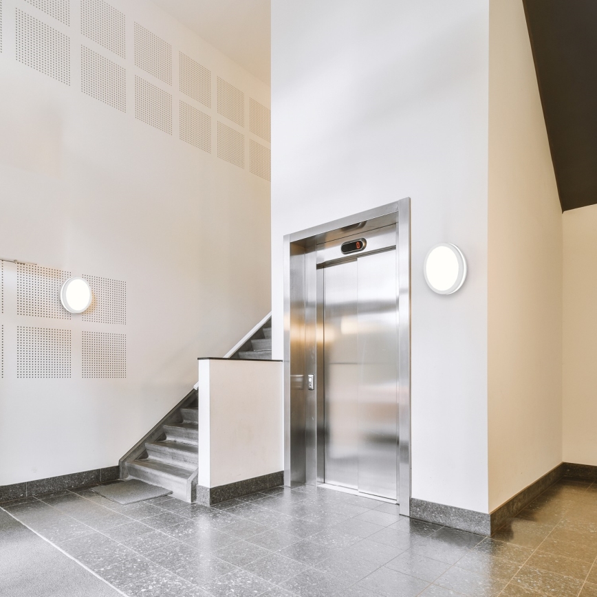 LED Kylpyhuoneen kattovalaisin anturilla LED/12W/230V 3000/4000/6500K IP65 halkaisija 20 cm valkoinen + kaukosäädin