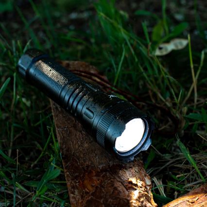 LED himmennettävä ladattava taskulamppu powerbank-toiminnolla LED/10W/5V IPX4 600 lm 2000 mAh