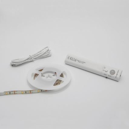LED-nauha liiketunnistimen kanssa 1m LED/2,4W/6V 4xAAA 3000K