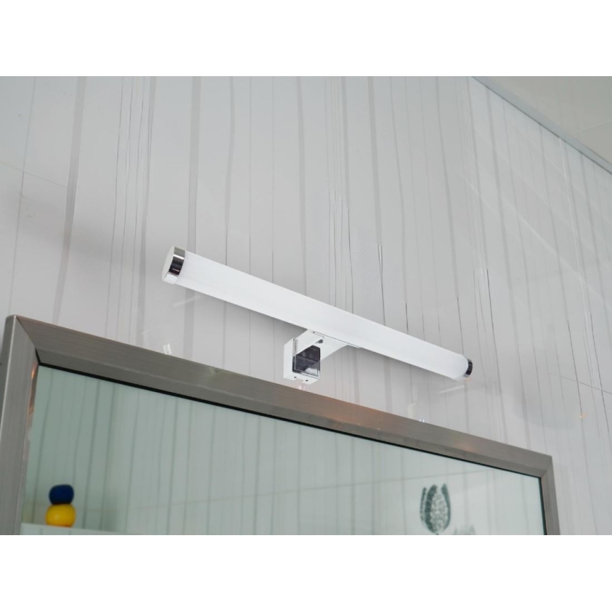 LED-peilivalaisin kylpyhuoneeseen LED/8W/230V 30 cm IP44 kiiltävä kromi