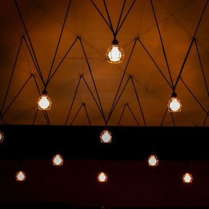 LED-polttimo FILAMENT G95 E27/6W/230V 3000K