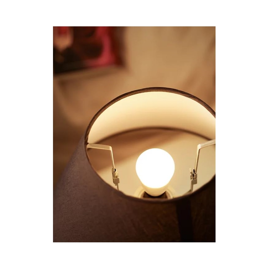 LED polttimo Philips E27/7W/230V 2700K
