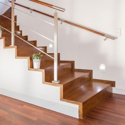 LED-portaikkovalo liiketunnistimella LED/3W/230V 4000K valkoinen