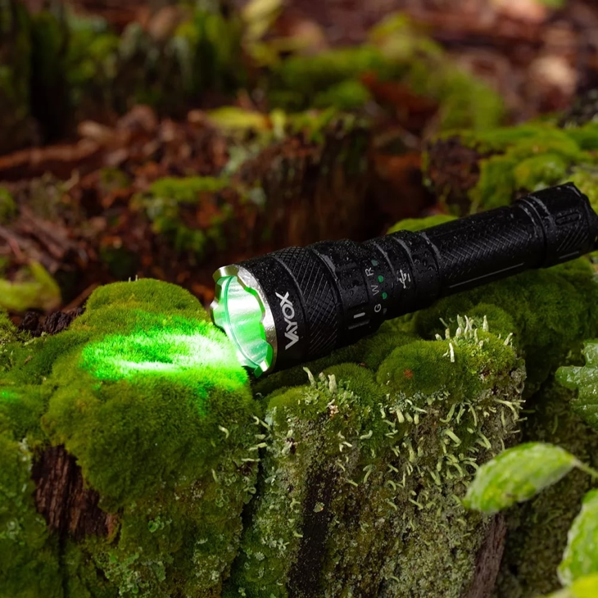 LED RGBW himmennettävä ladattava taskulamppu LED/15W/5V IP66 1500 lm 2000 mAh