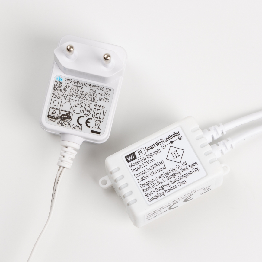 LED RGBW himmennettävä nauha LED/9W/230V 5m Wi-Fi + kaukosäädin