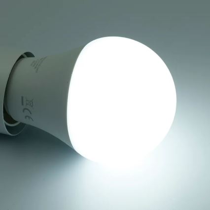 LED RGBW Himmennettävä polttimo A60 E27/9W/230V 2700-6500K Wi-Fi Tuya