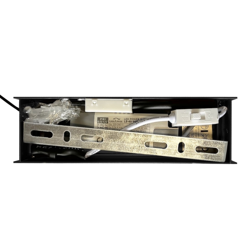 LED-riippuvalaisin vaijerilla LINEA LED/36W/230V 3000/4000/5700K CRI 90 musta