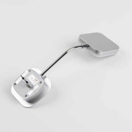 LED-seinävalaisin pistorasiaan LED/3,2W/230V kiiltävä kromi