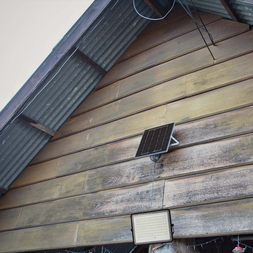 LED Ulkovalaisin aurinkokennolla LED/20W/3,2V 6400K musta IP65 16000 mAh + kaukosäädin